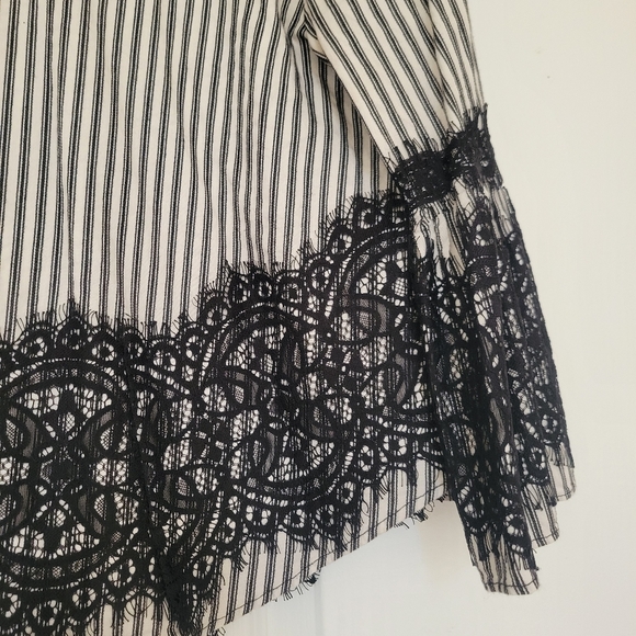 Feminine and airy cotton blouse with tie back detail - Picture 2 of 4